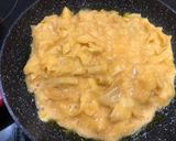 Foto del paso 4 de la receta: Tortilla de patatas con patatas de bolsa