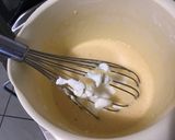 Une image de l'étape 7 de Flan surprise aux prunes et rhubarbe rose.