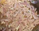 A picture of step 1 of Creamy smoked salmon pasta.