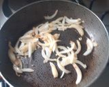 Foto del paso 2 de la receta: Espaldilla con cebollas