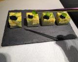 Foto del paso 16 de la receta: Cubos de aguacate con pepino y lima, huevas y hojita albahaca