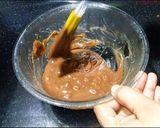 A picture of step 5 of Bournvita Biscuit Cake.