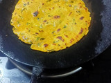 કોથમીર અને દૂધી ના થેપલા(Kothmir Dudhi Thepla In Gujarati)