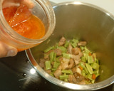 Foto del paso 4 de la receta: Ragout de cerdo con judías verdes