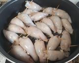 Foto del paso 1 de la receta: Calamares rellenos de gambas