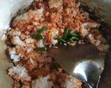 Foto langkah ke 2 dari resep Nasi Bakar Teri Goreng.