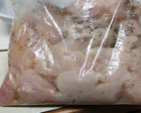 Foto del paso 2 de la receta: Pechuga de pollo al limón con vino blanco