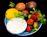 Hình bước làm 1 của món Nước Chanh Dây Trái Vải