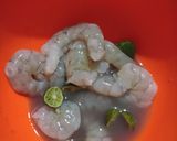 Foto langkah ke 1 dari resep Udang asam manis.