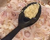 A picture of step 1 of Hyderabadi Khageena.