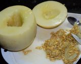 Foto del paso 1 de la receta: Melón con ensalada de frutas y centro de piña colada