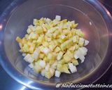 Foto del passaggio 1 della ricetta Involtini di verza con nasello, patate e olive nere