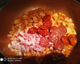 Foto del paso 4 de la receta: Arroz con pollo, chorizo y bacon