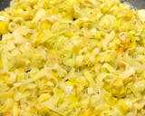Foto del paso 4 de la receta: Quiche de gambones al pil pil con puerro y mozzarella