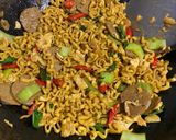 Foto langkah ke 3 dari resep Mie Goreng Favorit.