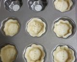 A picture of step 5 of Cookie cups filled with custard n fruits.