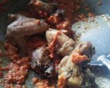 Foto langkah ke 2 dari resep *ayam disambelin ala ibu*.