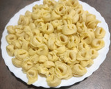 Foto del paso 1 de la receta: Tortellini de queso con verduras
