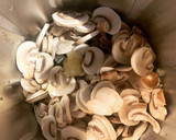 Foto del paso 1 de la receta: Crema de champiñones en la MCC