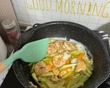 รูปขั้นตอนการทำที่ 4 ของ แตงกวาผัดกุ้ง + ไข่เจียว