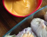 Foto langkah ke 6 dari resep Vietnamese spring rolls.