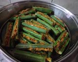 A picture of step 4 of Stuffed drumsticks.