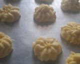 Foto langkah ke 3 dari resep Soes Strawberry.