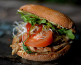 Foto del paso 1 de la receta: Hamburguesa de pollo delicatessen