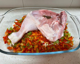 Foto del paso 5 de la receta: Pollo asado con setas y pimientos