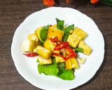 Foto langkah ke 4 dari resep Tumis Tahu Daun Melinjo.