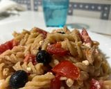 Foto del passaggio 2 della ricetta Pasta di ceci con pomodorini, olive nere e feta