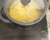 Foto del paso 3 de la receta: Crema de setas con caldo de ave y nata