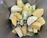 Foto del paso 3 de la receta: Crema de calabacín (robot de cocina)