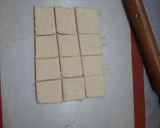 Foto del paso 3 de la receta: Bizcochitos de parmesano y crema