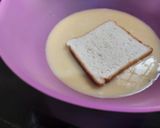 A picture of step 2 of Easy French Toast.