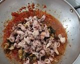 Foto langkah ke 3 dari resep Sambal bawang cumi asin dan keong.