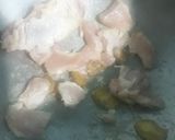 A picture of step 1 of Chicken haam chhoy soup.