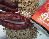 डिजाइनर रोल कोन मसाला मठरी (designer roll cone masala mathri recipe in Hindi) रेसिपी चरण 1 फोटो