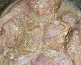 A picture of step 1 of Chicken green masala.