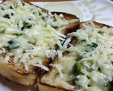 चिझ चिली टोस्ट (cheese chilli toast recipe in marathi) रेसिपी स्टेप 3 फोटो