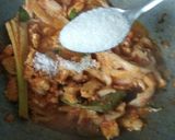 Foto langkah ke 4 dari resep Nasi Bakar Pedas Ayam Jamur.