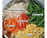 Foto langkah ke 1 dari resep Tumis Enojabun Saus Tiram.