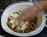 A picture of step 4 of Kachay Qeemay ke kebab.