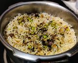 A picture of step 5 of Matar pulao.