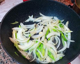 Foto del paso 3 de la receta: Fideos soba en salsa de ostras con langostinos y curry madrás