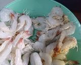 Foto langkah ke 1 dari resep Udang Renyah Balut Panko.