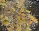 A picture of step 2 of Cauliflower pakoda.