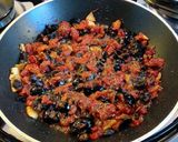 Foto del paso 4 de la receta 124.🍝Pasta vegana con tomate en aceite y aceitunas negras🍅