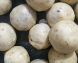 ड्राय कचोरी (kachori recipe in marathi) रेसिपी स्टेप 3 फोटो 
