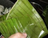 Foto langkah ke 5 dari resep Bacang ketan isi ayam jamur.